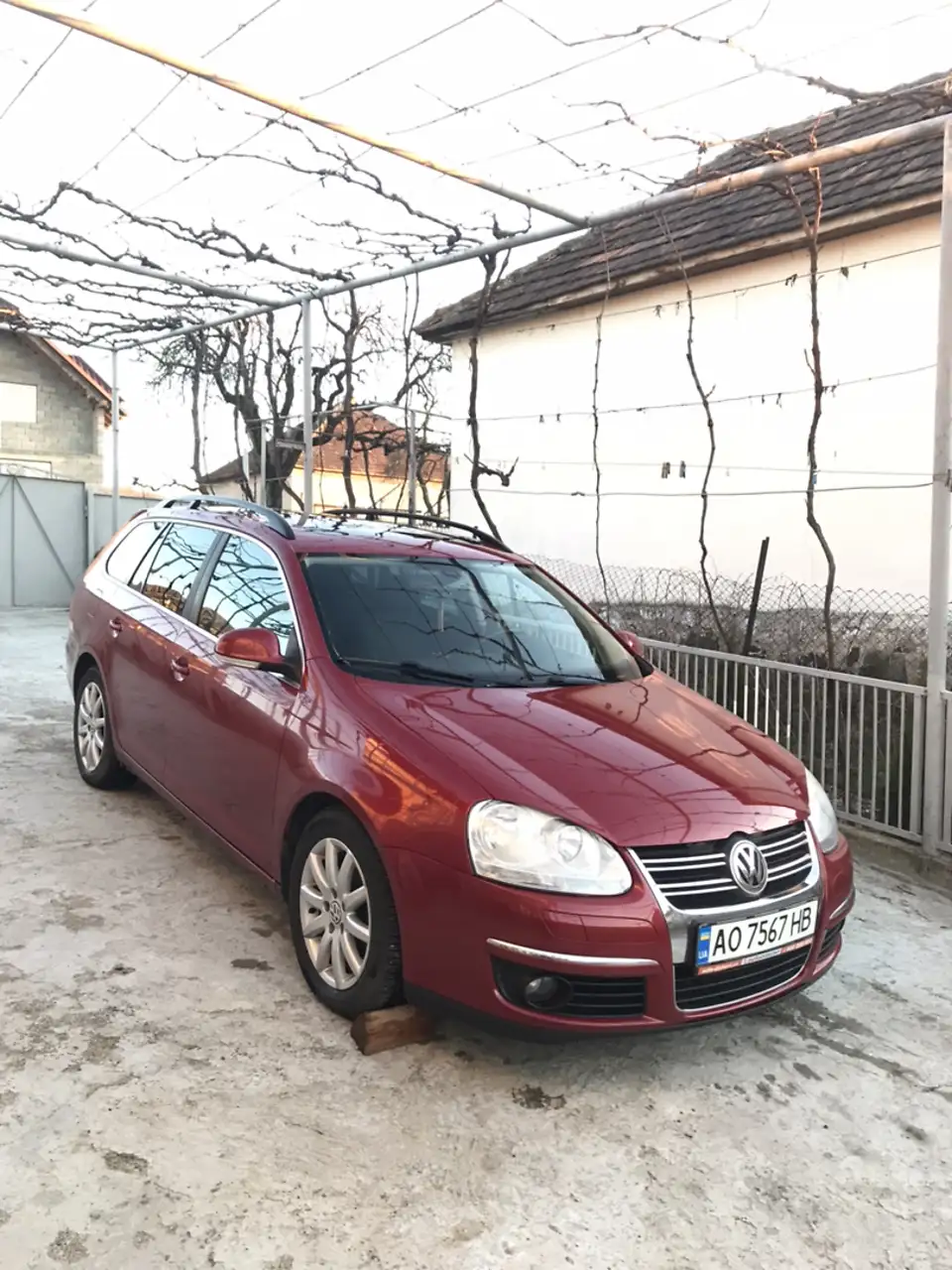 Замінена цеп Грм з газіком, стойки, колотки і ще багато чого!! Не бита нефарбована! Оригінальний пробіг! Перевірка на любому сто!! Дорога комплектація!! Швидкий та економний двигун!! Любий вид переоформленя!! Реальному покупцю реальний торг!! По всіх питанях дзвоніть!!