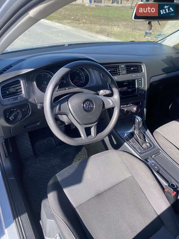 Універсал Volkswagen Golf 2016 в Івано-Франківську