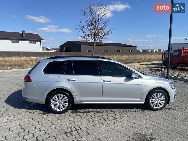 Універсал Volkswagen Golf 2016 в Івано-Франківську