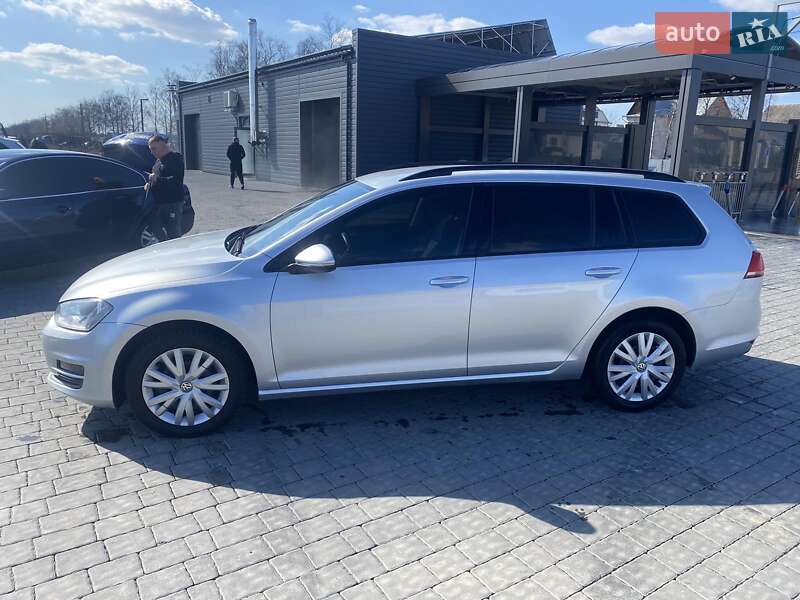 Універсал Volkswagen Golf 2016 в Івано-Франківську