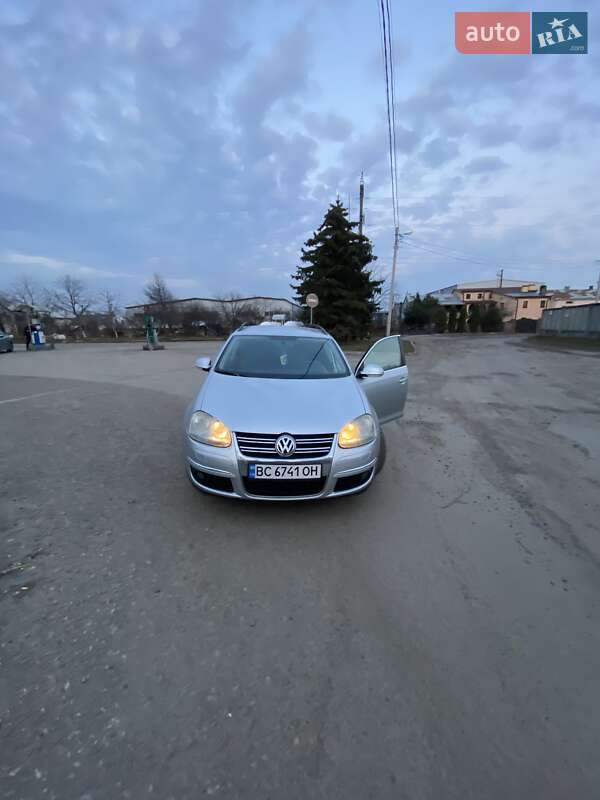 Універсал Volkswagen Golf 2008 в Львові