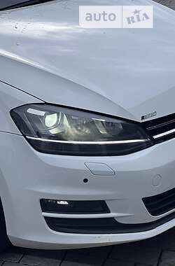 Универсал Volkswagen Golf 2014 в Львове