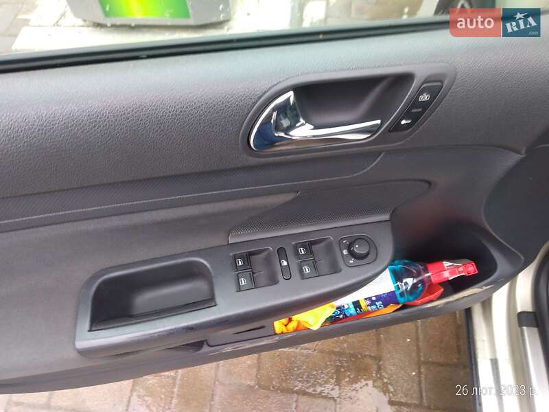 Хэтчбек Volkswagen Golf 2004 в Виннице