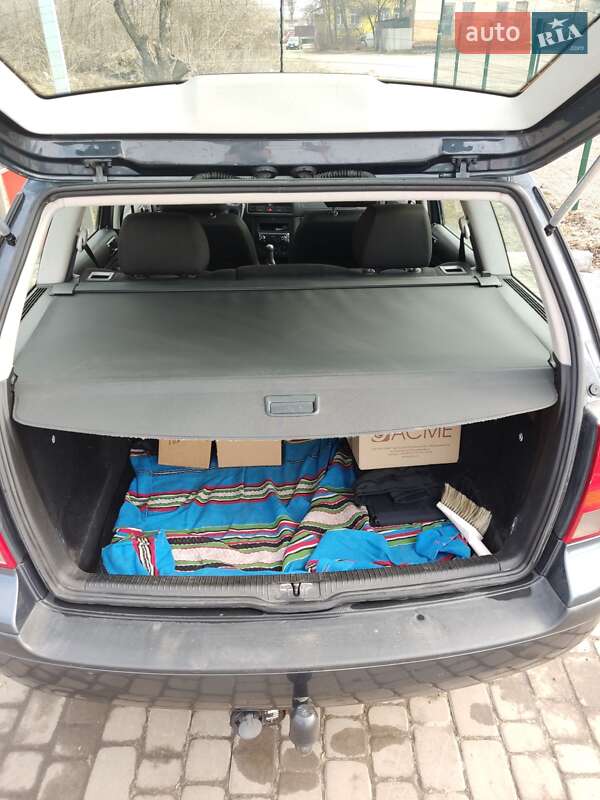 Универсал Volkswagen Golf 2002 в Сумах