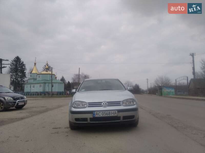 Хетчбек Volkswagen Golf 2000 в Луцьку