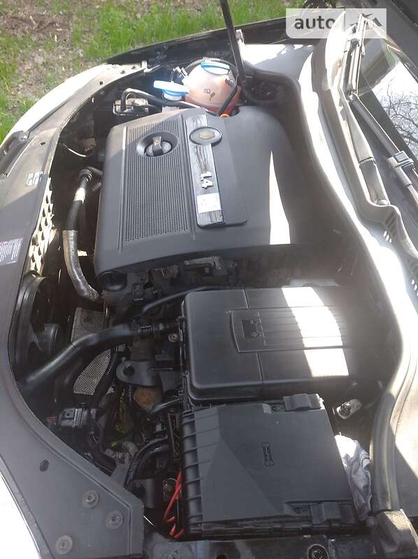 Хэтчбек Volkswagen Golf 2005 в Одессе