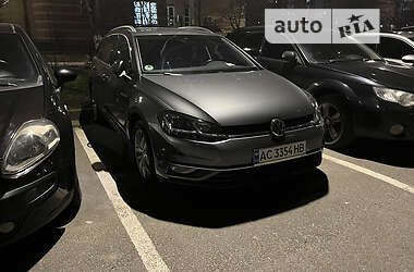 Универсал Volkswagen Golf 2017 в Киеве