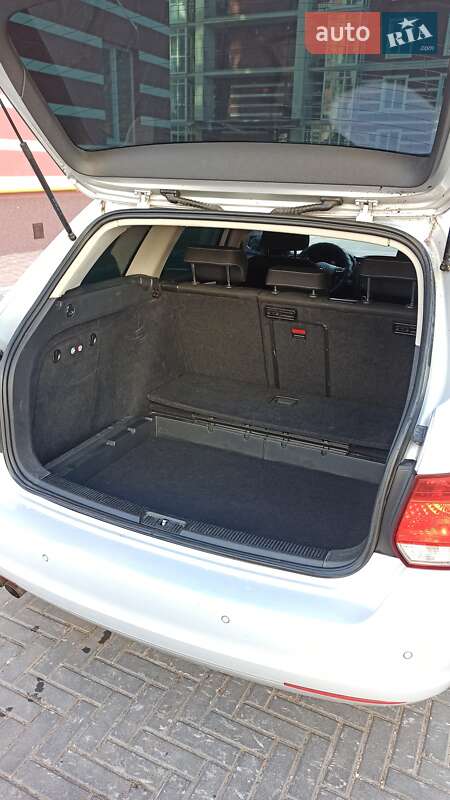 Универсал Volkswagen Golf 2012 в Ирпене