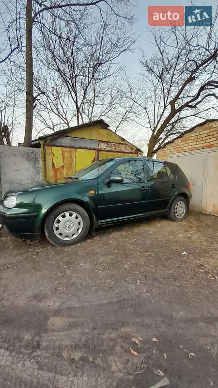 Хэтчбек Volkswagen Golf 1998 в Киеве