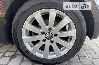 Хэтчбек Volkswagen Golf 2012 в Ровно
