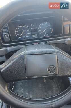 Хэтчбек Volkswagen Golf 1990 в 