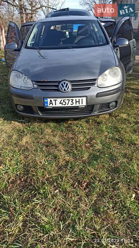 Хетчбек Volkswagen Golf 2005 в Коломиї