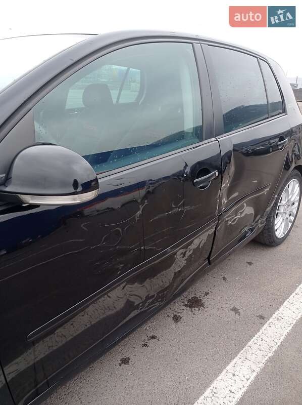 Хетчбек Volkswagen Golf 2006 в Мукачевому