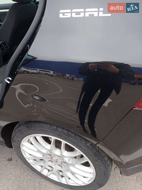 Хетчбек Volkswagen Golf 2006 в Мукачевому