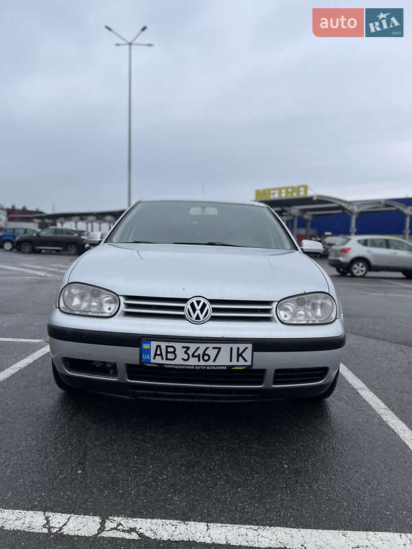 Хэтчбек Volkswagen Golf 2000 в Виннице