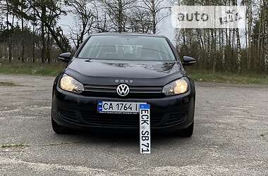 Хэтчбек Volkswagen Golf 2009 в 