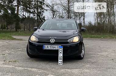 Хэтчбек Volkswagen Golf 2009 в 