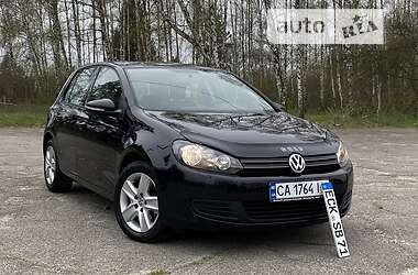Хэтчбек Volkswagen Golf 2009 в 