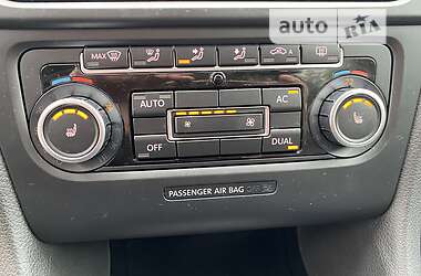 Хэтчбек Volkswagen Golf 2009 в 