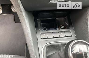 Хэтчбек Volkswagen Golf 2009 в 