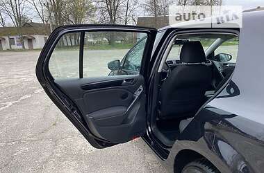 Хэтчбек Volkswagen Golf 2009 в 