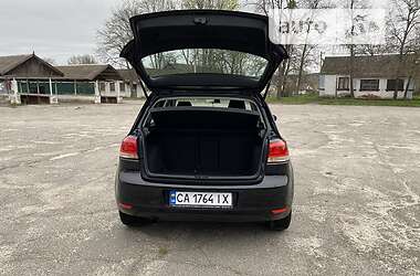 Хэтчбек Volkswagen Golf 2009 в 