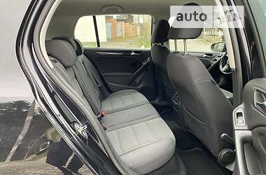 Хэтчбек Volkswagen Golf 2009 в 