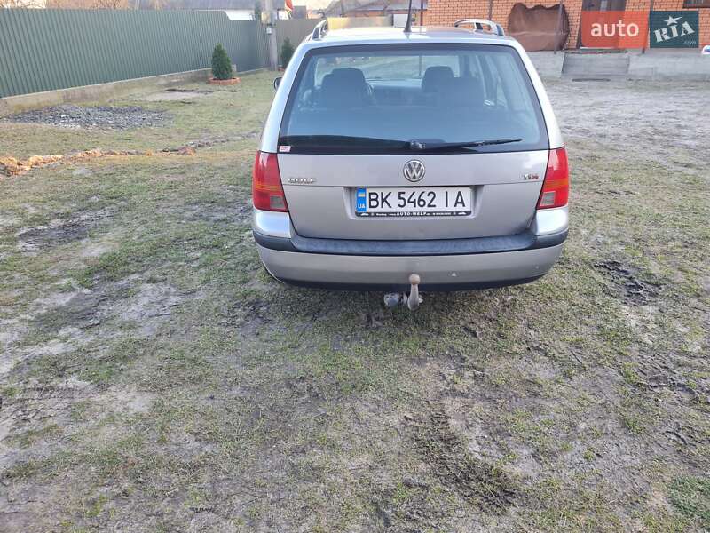 Универсал Volkswagen Golf 2002 в Ровно
