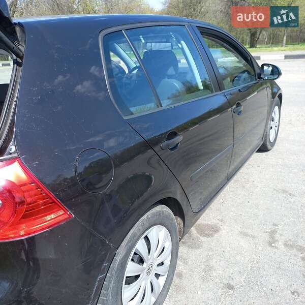 Хэтчбек Volkswagen Golf 2005 в Запорожье