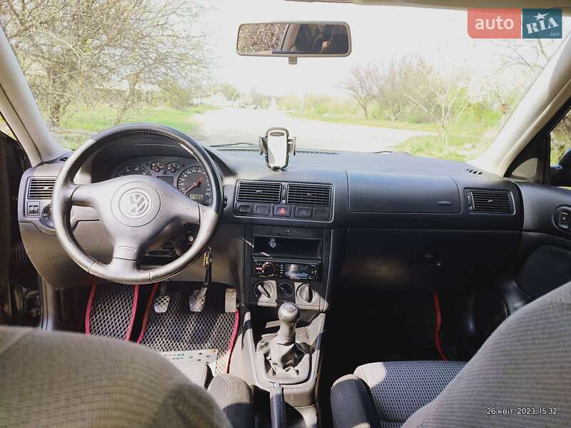 Универсал Volkswagen Golf 2002 в Полтаве