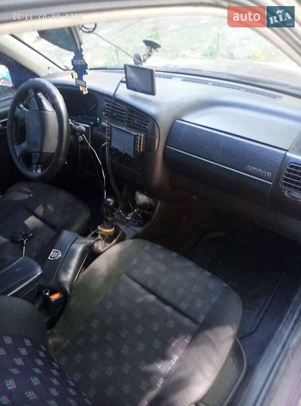 Хетчбек Volkswagen Golf 1994 в Харкові