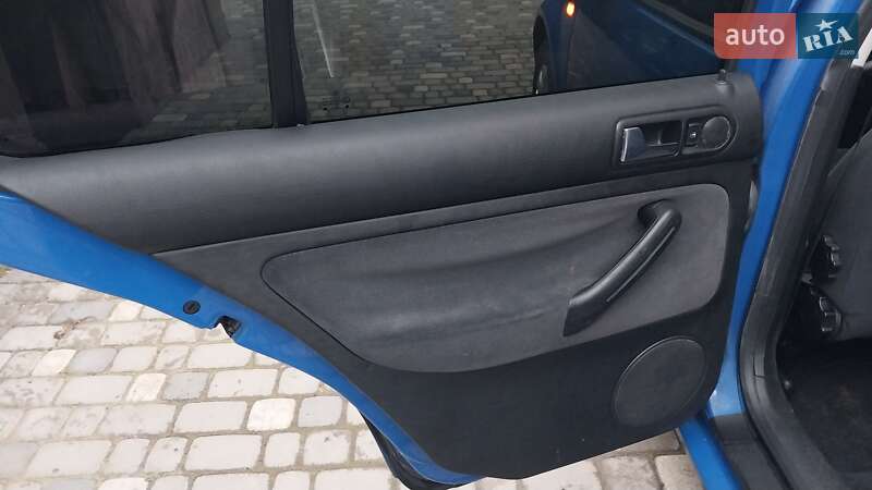 Хетчбек Volkswagen Golf 1999 в Ходореві