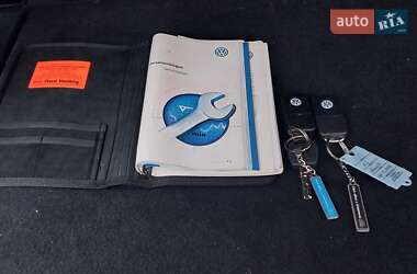 Хэтчбек Volkswagen Golf 1999 в 
