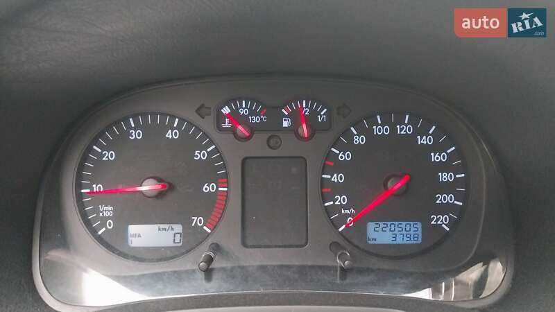 Хетчбек Volkswagen Golf 1999 в Ходореві