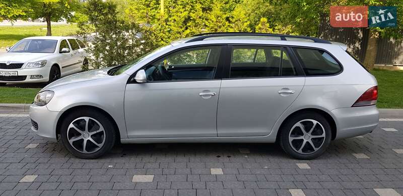 Універсал Volkswagen Golf 2011 в Ужгороді