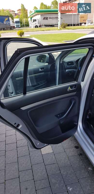 Універсал Volkswagen Golf 2011 в Ужгороді