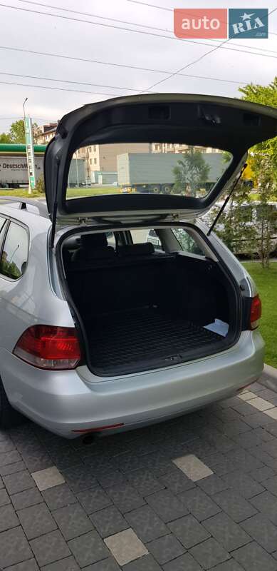 Універсал Volkswagen Golf 2011 в Ужгороді