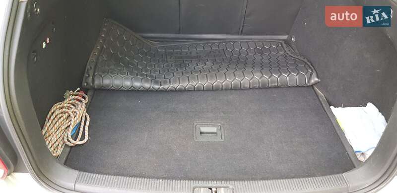 Універсал Volkswagen Golf 2011 в Ужгороді