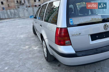 Універсал Volkswagen Golf 2000 в Луцьку
