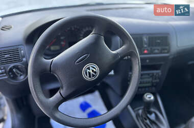 Універсал Volkswagen Golf 2000 в Луцьку
