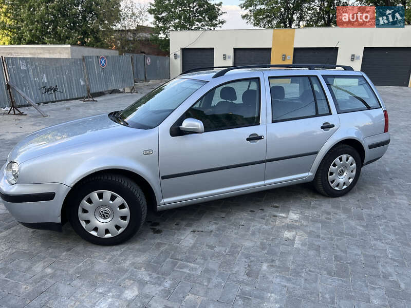 Универсал Volkswagen Golf 2000 в Луцке