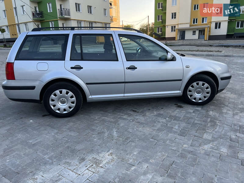 Универсал Volkswagen Golf 2000 в Луцке