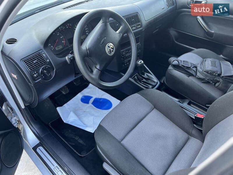 Универсал Volkswagen Golf 2000 в Луцке