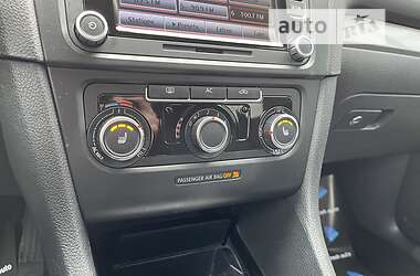 Хэтчбек Volkswagen Golf 2011 в 