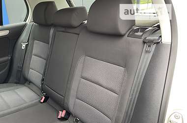 Хэтчбек Volkswagen Golf 2011 в 