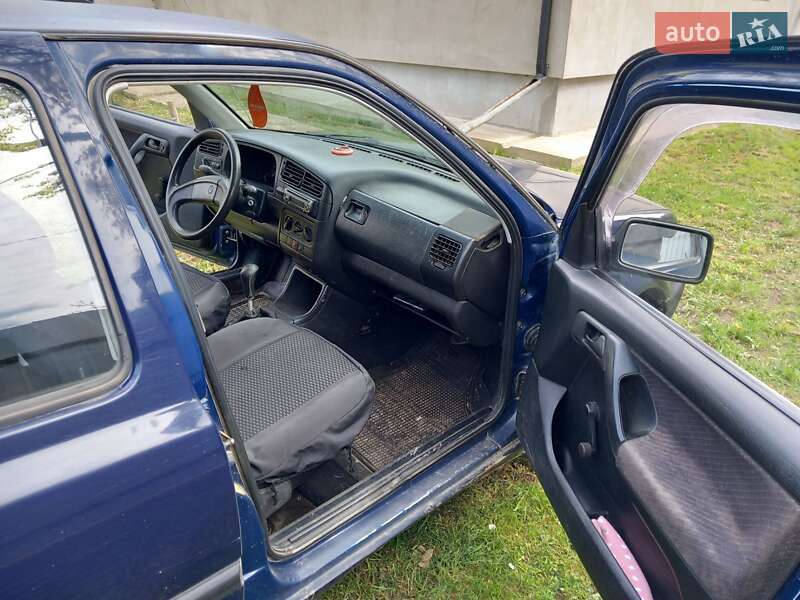 Хетчбек Volkswagen Golf 1992 в Сторожинці