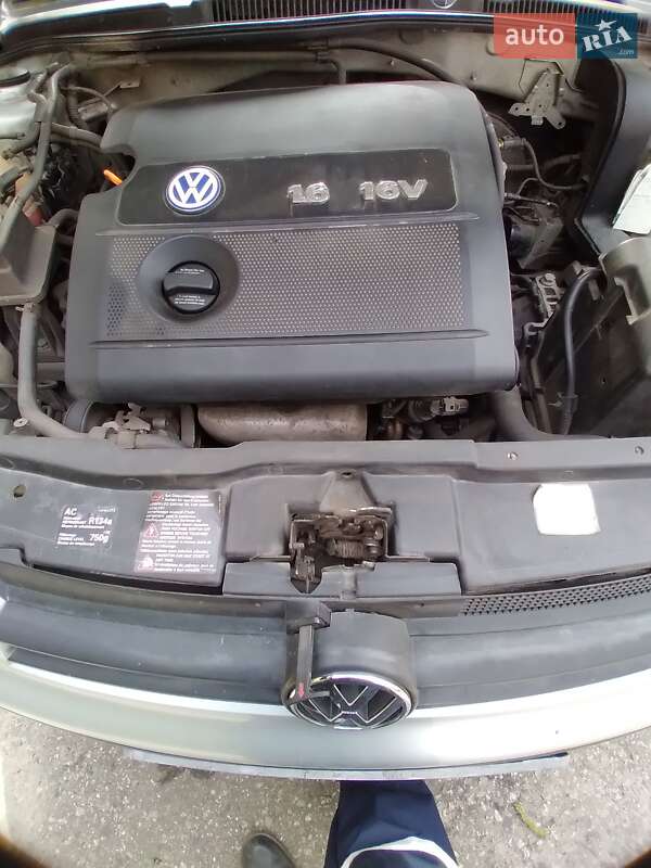 Універсал Volkswagen Golf 2002 в Полтаві
