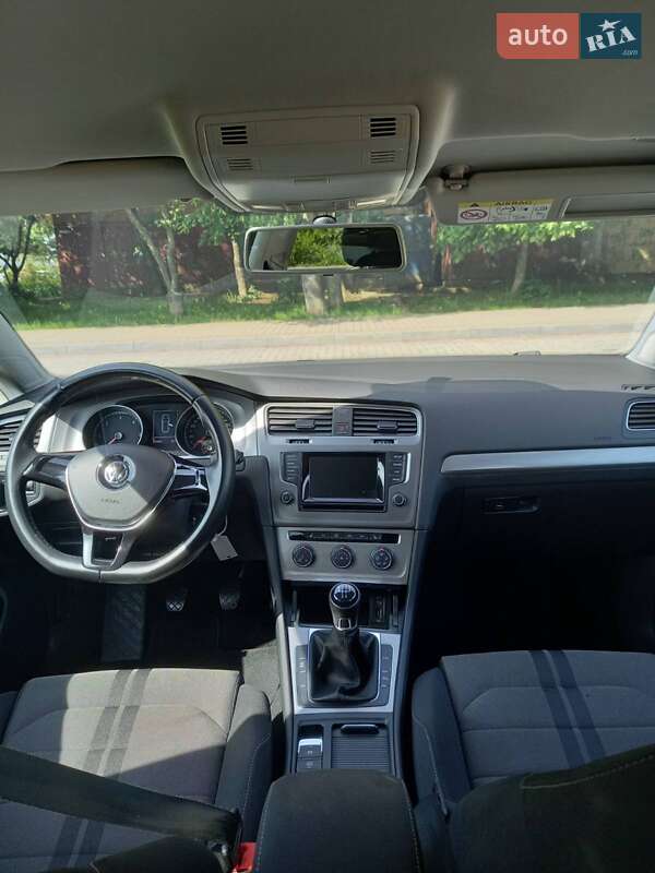 Універсал Volkswagen Golf 2015 в Ужгороді