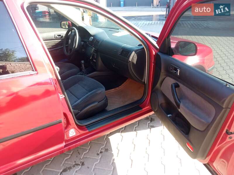 Хетчбек Volkswagen Golf 1999 в Коломиї