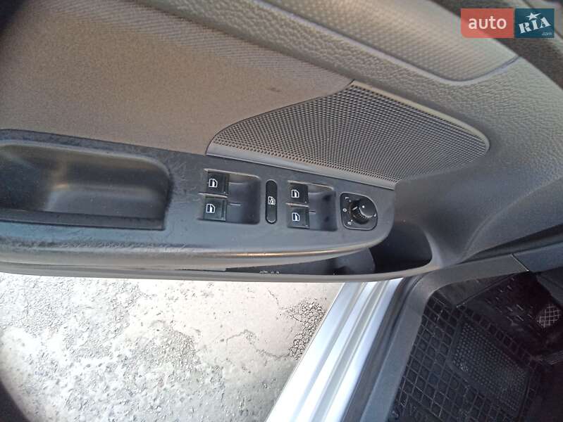 Хэтчбек Volkswagen Golf 2006 в Умани фото 14 Хэтчбек Volkswagen Golf 2006 в Умани